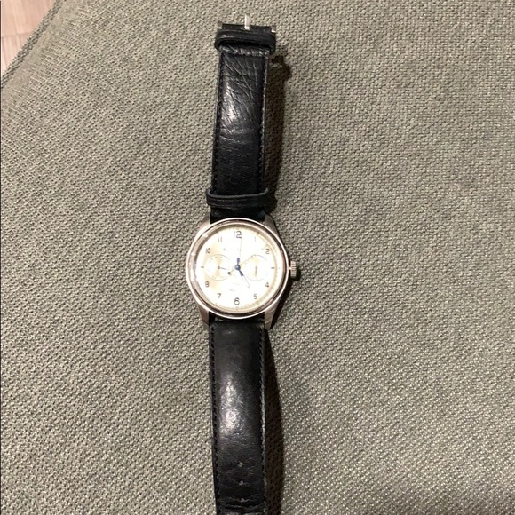 Men’s Burberry black genuine leather watch - Picture 2 of 7